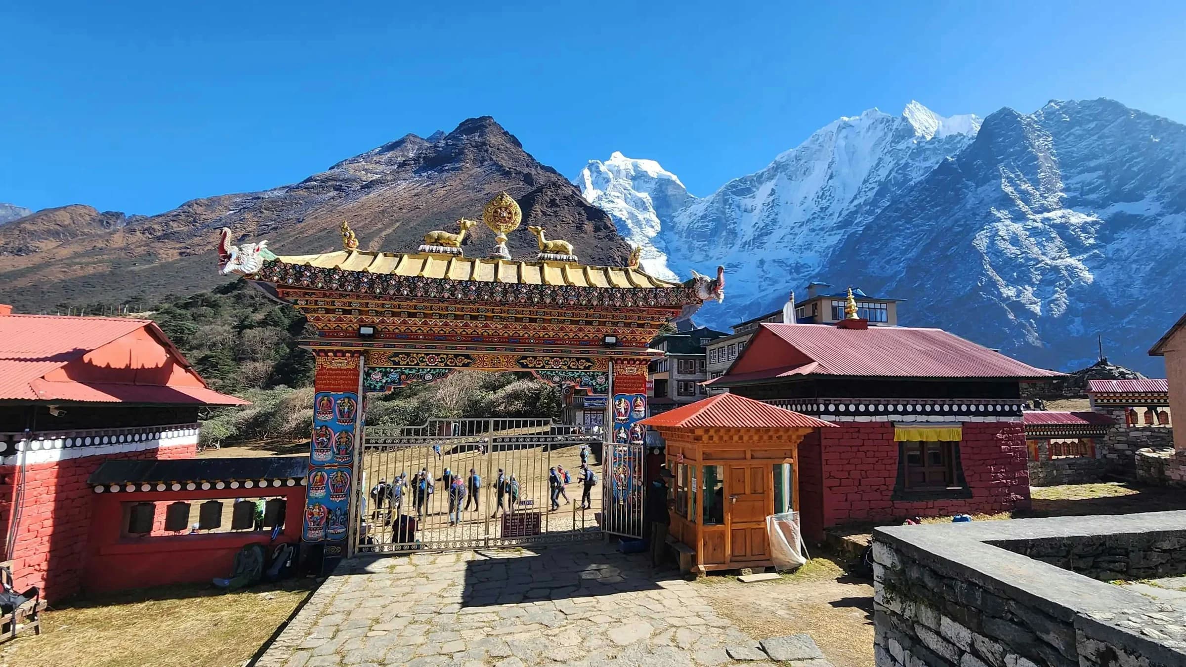 Everest Three Passes Luxury Trek